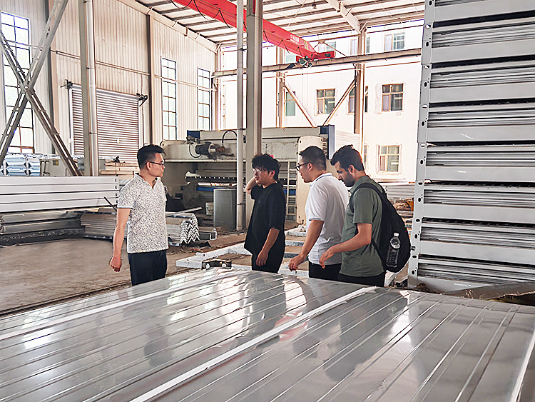 Strengthening Overseas Partnerships: Domestic Trader and Middle Eastern Clients Visit Weifang Ante Steel Structure Engineering Co., Ltd.